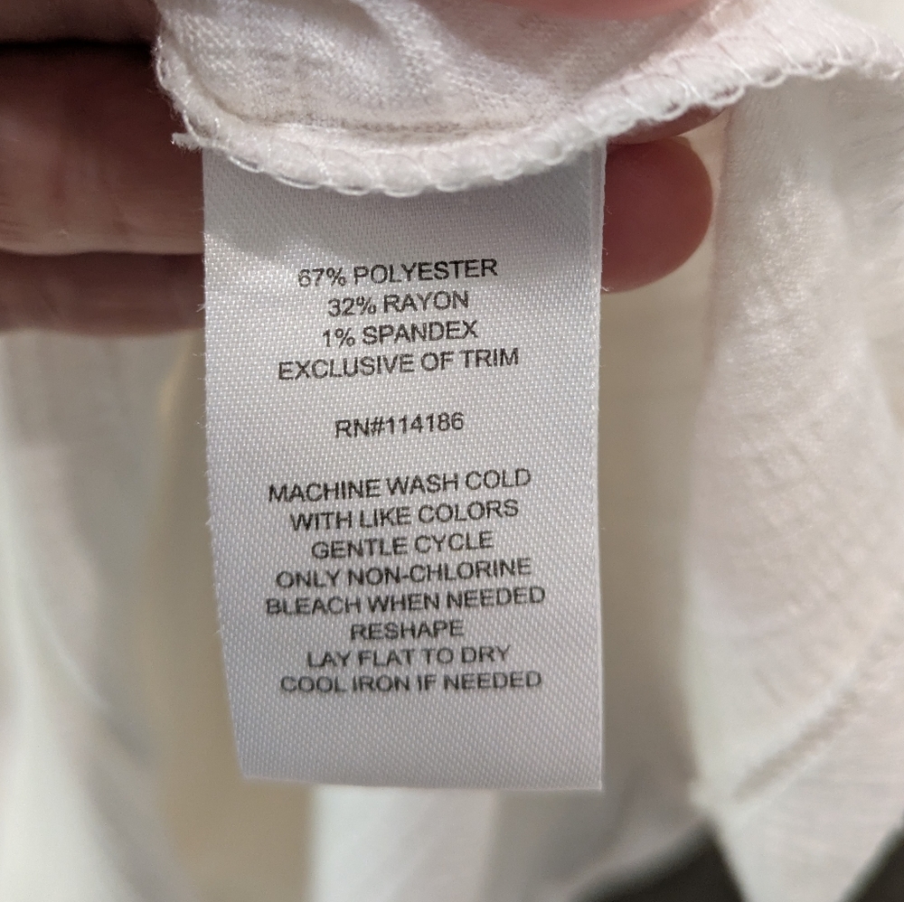 Retrology White Short Sleeve V-Neck Top - Picture 5 of 5